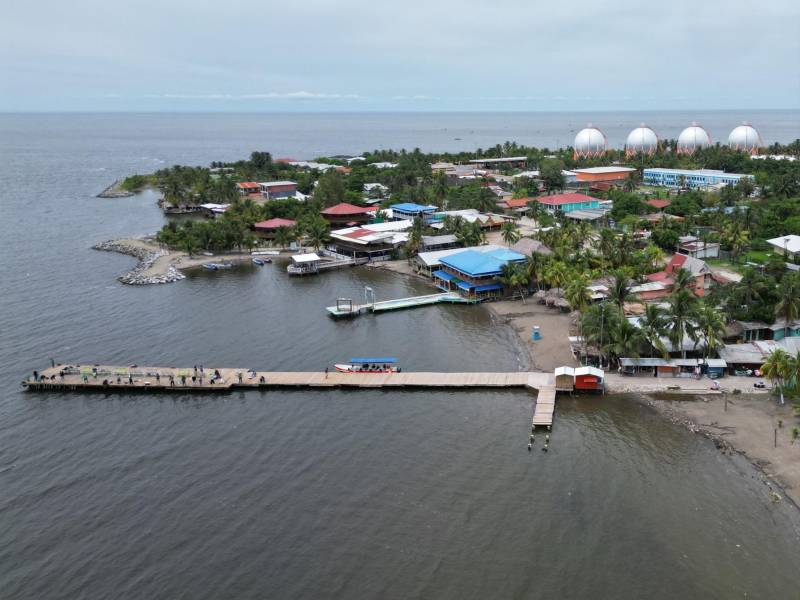 La Serna realizó inspecciones en Gas del Caribe sin notificar a la municipalidad de Omoa, denuncia el regidor Júnior Madrid.