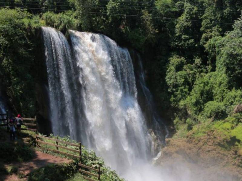 El departamento de Cortés ofrece al menos diez destinos imperdibles para los turistas, que van desde playas de arena blanca hasta maravillas naturales como el imponente Lago de Yojoa y las majestuosas Cataratas de Pulhapanzak.