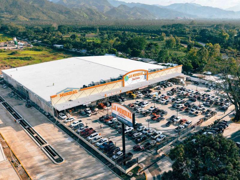 Con una multitudinaria y alegre recepción, la prestigiosa cadena ferretera inauguró su nueva sucursal en el corazón del departamento de Colón.
