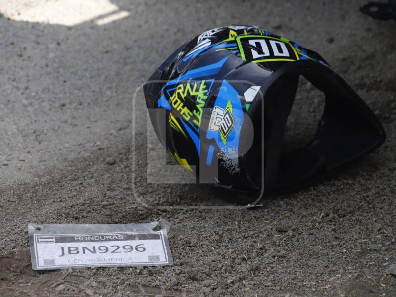 Un motociclista perdió la vida la mañana de este jueves luego de impactar contra la parte trasera de una rastra estacionada en el bulevar del Norte, a la altura del sector conocido como la Vuelta del Cura, en el municipio de Choloma.