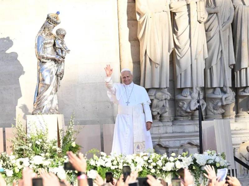 El papa León XIV en París.