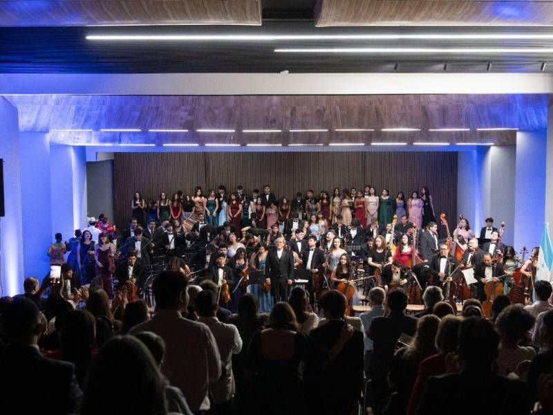 La Escuela de Música Victoriano López celebró 80 años de legado musical académico, una trayectoria que se escribe fácil, pero que se vuelve inmutable entre lo efímero del tiempo.