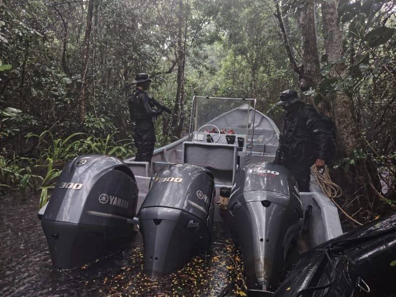 La narcolancha asegurada por autoridades en Limón, Colón.