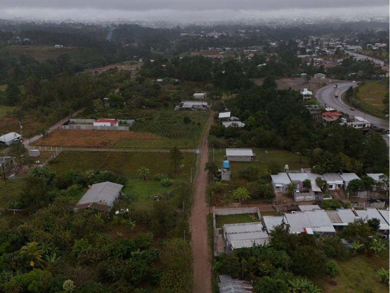 Se han abierto nuevos caminos y calles de acceso para las residenciales en desarrollo, ubicadas en zonas rodeadas de naturaleza y del clima fresco que ofrecen los frondosos bosques de las montañas.