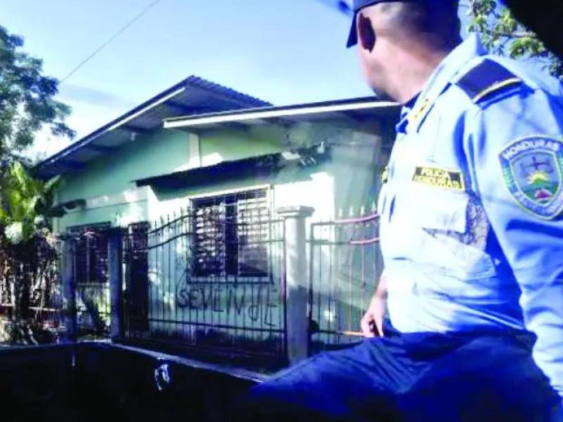 Un desplazado interno es aquella persona que “se ha visto forzada u obligada a escapar o huir de su hogar o de su lugar de residencia habitual, en particular como resultado o para evitar los efectos de un conflicto armado, de situaciones de violencia generalizada.