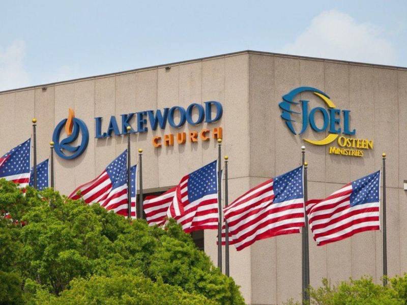 Tras el ataque los feligreses abandonaron las intalaciones de la iglesia.