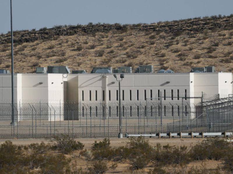 Las instalaciones, ubicadas en Dilley, Texas, a unos 130 kilómetros al sur de San Antonio, estuvieron cerradas durante varios años en el mandato del expresidente Joe Biden (2021-2025) y fueron reabiertas por el Gobierno del presidente estadounidense, Donald Trump