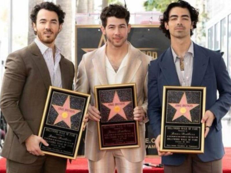 Los Jonas Brothers.