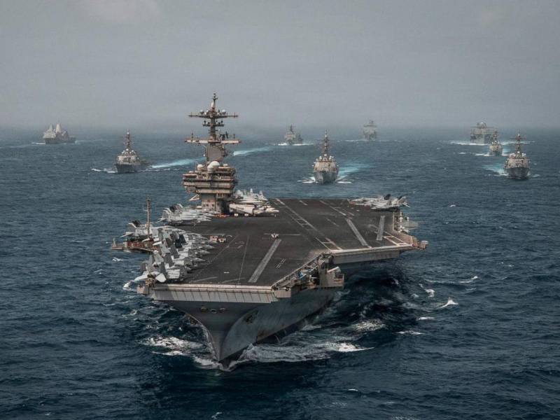 Buques de guerra de la Armada de EE.UU. desplegados en Medio Oriente, tras anunciar que reimpusieron este martes el bloqueo naval a Irán en el estrecho de Ormuz.