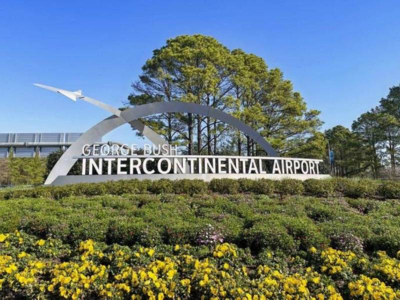 Aeropuerto Intercontinental Bush suspendido temporalmente por fuertes lluvias.