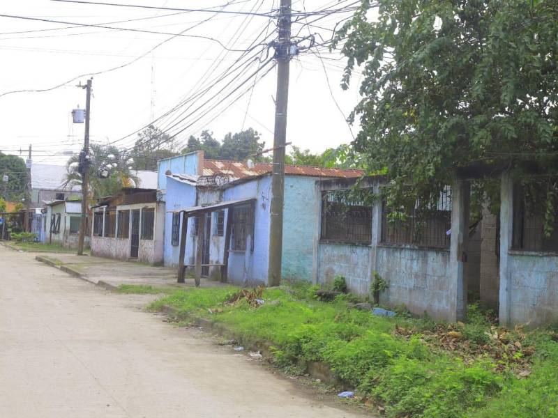 Este es un conjunto de unas seis casas deshabitadas en Chamelecón.