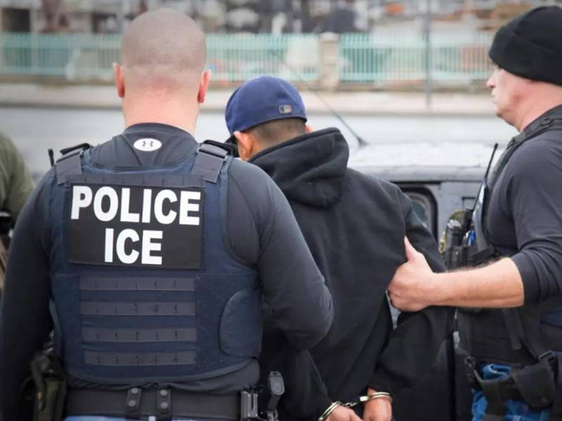 El DHS los describió como un “dispositivo de desescalada” y defendió que el <b>ICE</b> evalúa de forma continua el equipo que necesitan sus agentes. Imagen referencial de archivo.