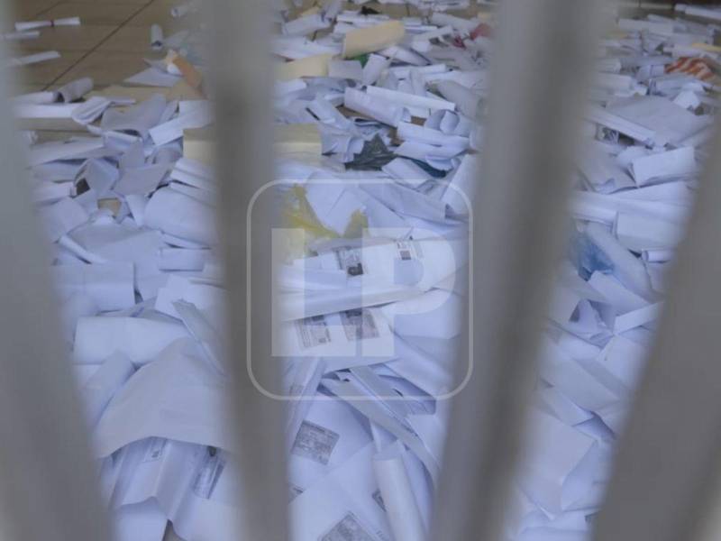 Cientos de sampedranos entregaron copias de su cédula por anuncio falso.