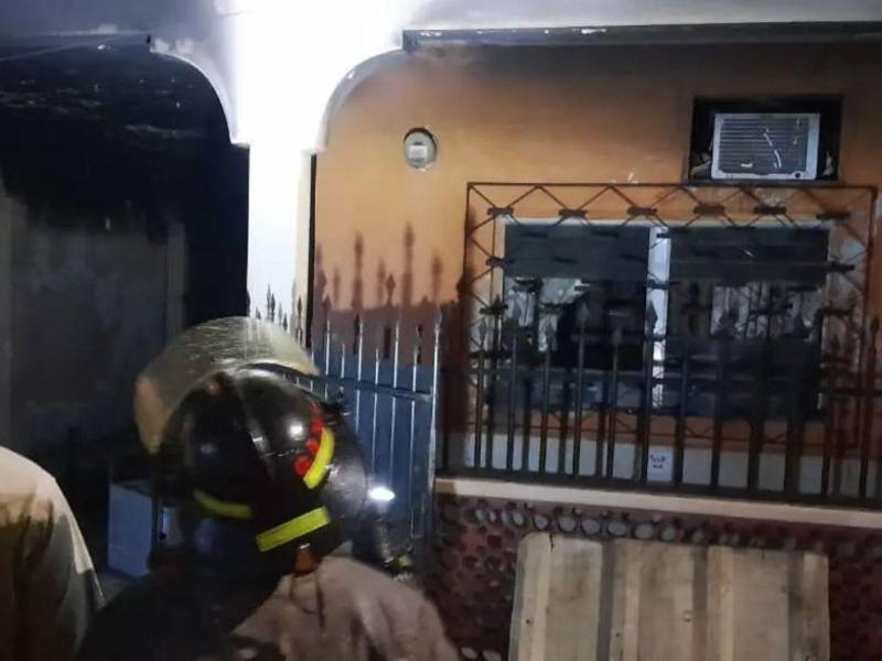 El incendio ocurrió en un inmueble ubicado entre la 11 y 12 calle, entre la 2 y 3 avenida de San Pedro Sula.