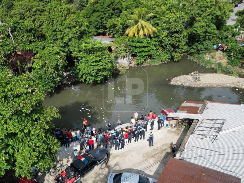 “Mi corazón me indica que está ahí”, expresó con profunda fe Keindy Guillén, madre de Elvis Eliú Bautista Guillén, el niño desaparecido desde el domingo 14 de septiembre tras ser arrastrado por la corriente en San Pedro Sula.