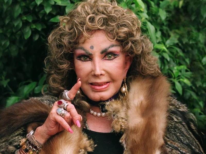 La artista mexicana Irma Serrano.