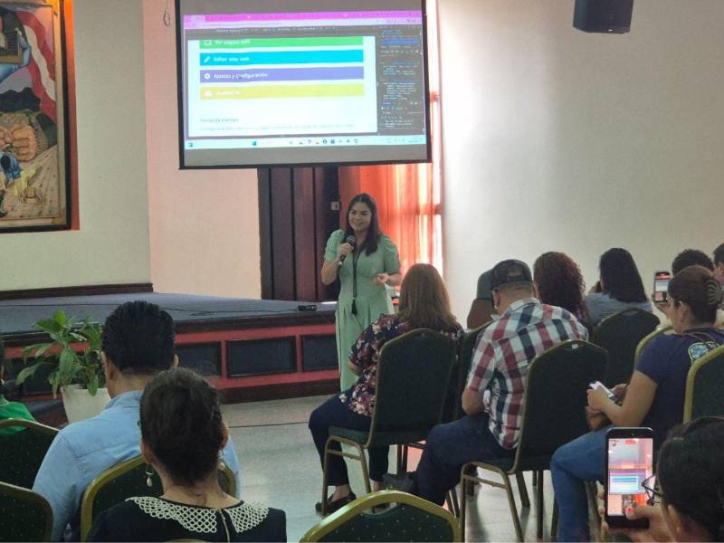 Más de 5,000 pymes fueron convocadas a Expocentro para crear gratis sus tiendas en línea y recibir orientación sobre el uso de inteligencia artificial para vender más por internet.