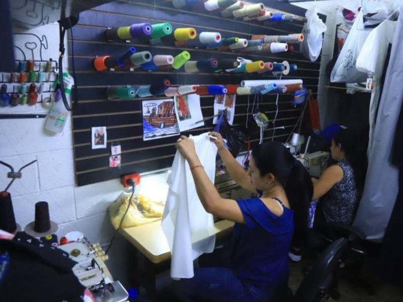 Los talleres, artesanos y sastres figuran entre los sectores más afectados por los apagones, que dificultan el uso de maquinaria y el cumplimiento de los tiempos de entrega.