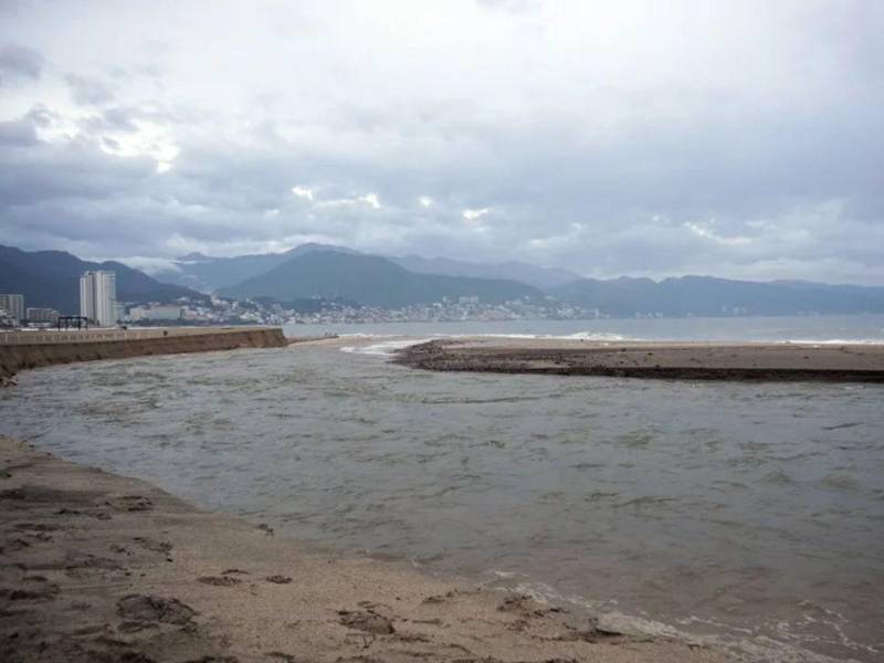 Una playa, en Puerto Vallarta, México.