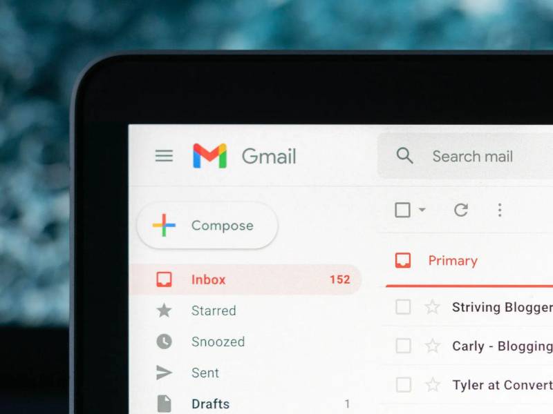 El cambio aplica una elección práctica sobre qué parte de tu correo estás dispuesto a delegar y cuánto control quieres conservar sobre mensajes que, en muchos casos, contienen datos laborales, financieros o personales críticos.