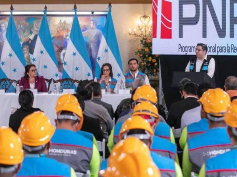 Uno de los excoordinadores del PNRP argumentó que los dispositivos fueron utilizados por personal de campo para facilitar la comunicación y que, al salir del programa, estos fueron devueltos.