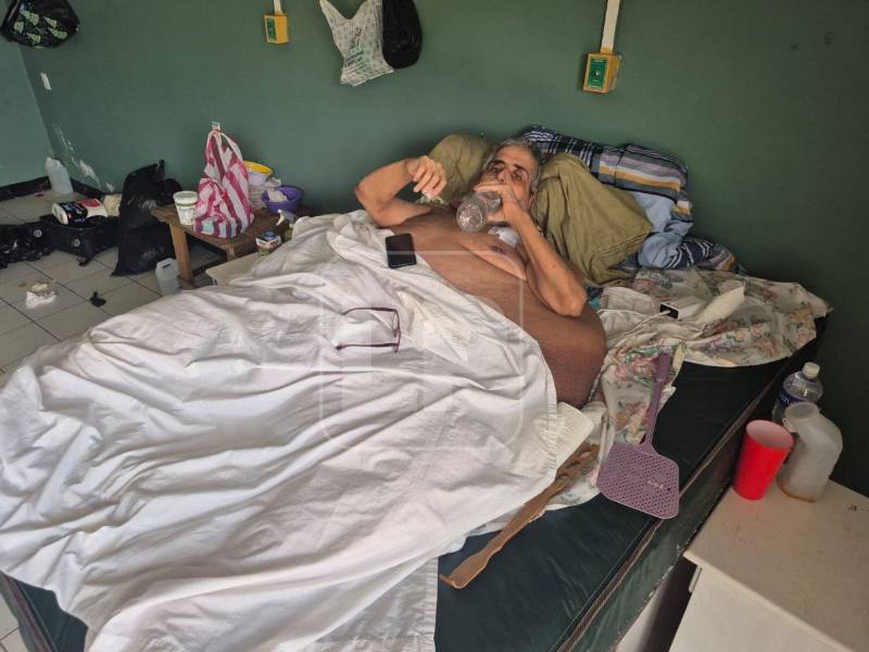 Nasser Hilsaca pasó de decir “he vuelto a revivir” a denunciar, un año después, que ya no soportaba las condiciones en las que permanecía. Murió el sábado 8 de agosto y este domingo La Ceiba lo despidió entre dolor, oraciones y preguntas.
