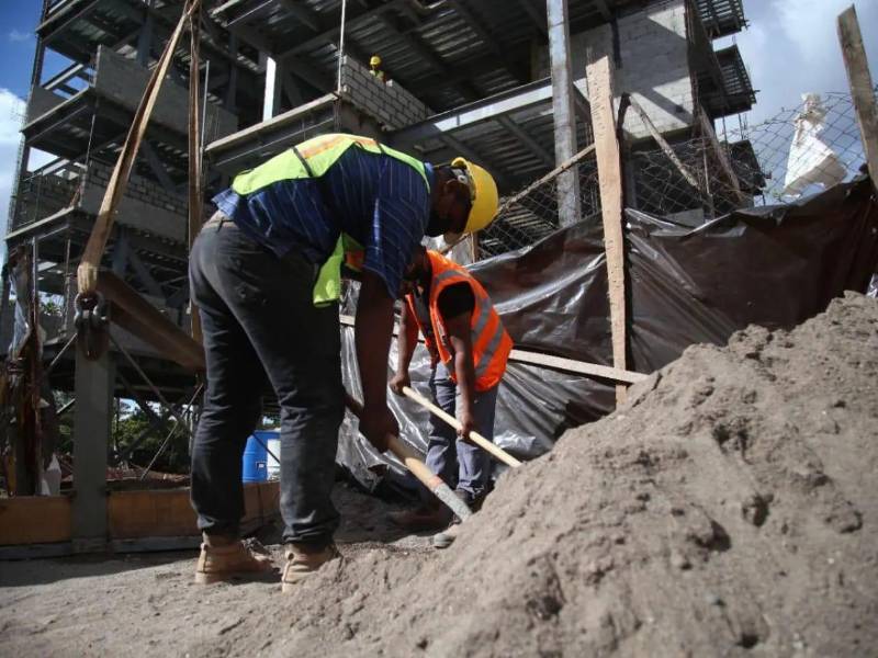 De acuerdo con representantes de la construcción, Honduras actualemente cuenta con un déficit de mano de obra calificada.