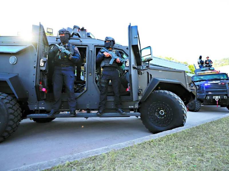 Gobierno revisa excesivos esquemas de seguridad a exfuncionarios.