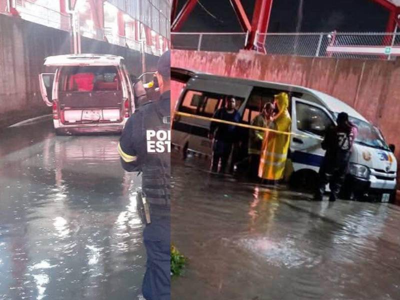Seis pasajeros murieron luego de quedar atrapados en una unidad de transporte público en medio de una fuerte inundación registrada en el municipio de Tultitlán, Estado de México.