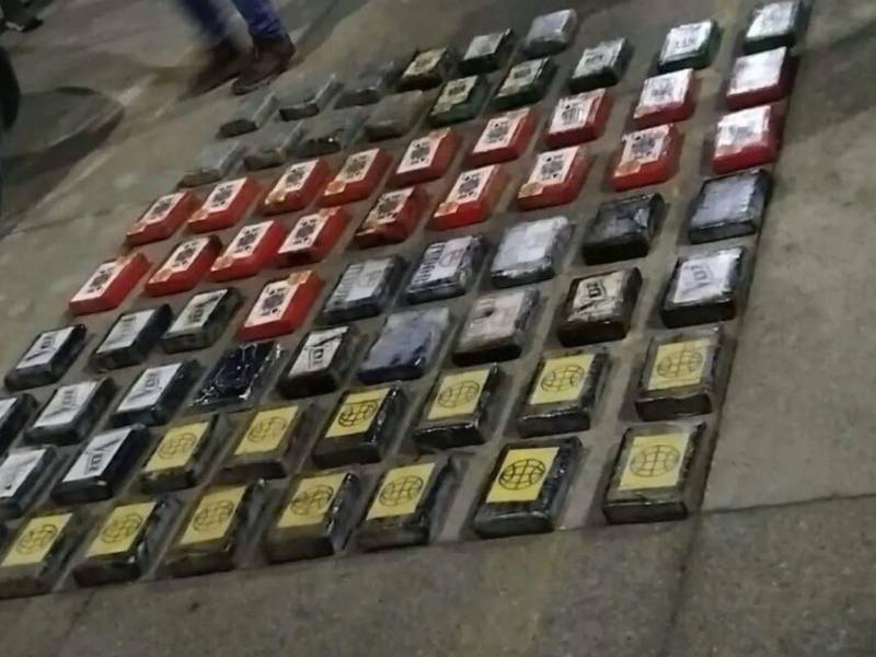 Droga incautada en playa del departamento insular de Islas de la Bahía.