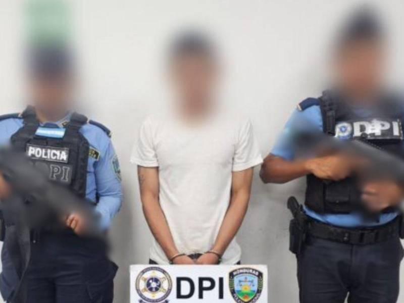 El sospechoso es conocido con el alias de “El Maynor”, de 26 años, quien permanece recluido en el centro penal de El Progreso.