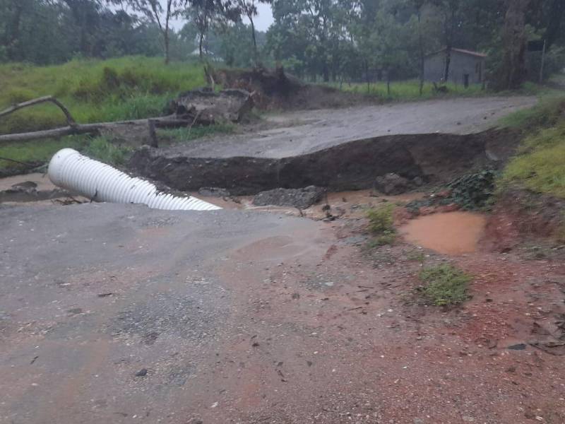Interrumpido el paso entre Jutiapa, Atlántida, y Balfate, Colón.