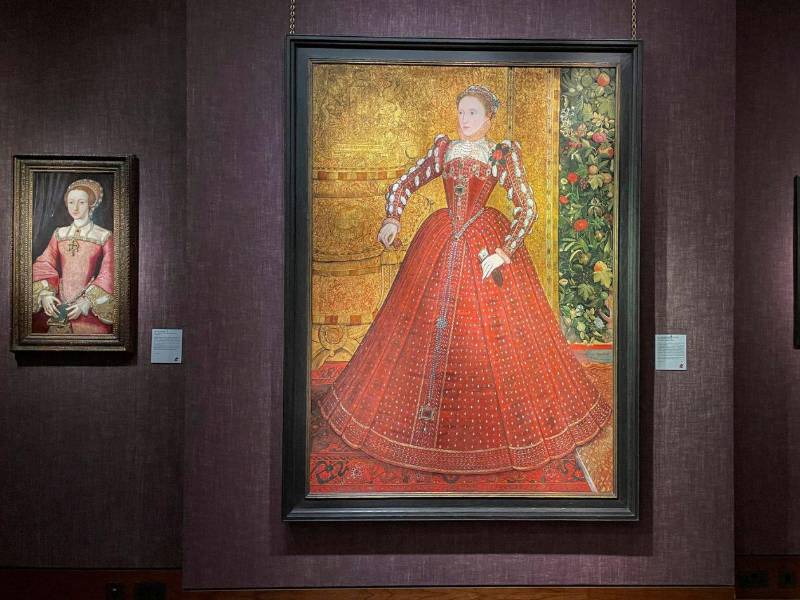 Algunos de los cuadros de la exposición de pintura 'Isabel I: Reina y corte' en Philip Mould &amp; Co en Londres.