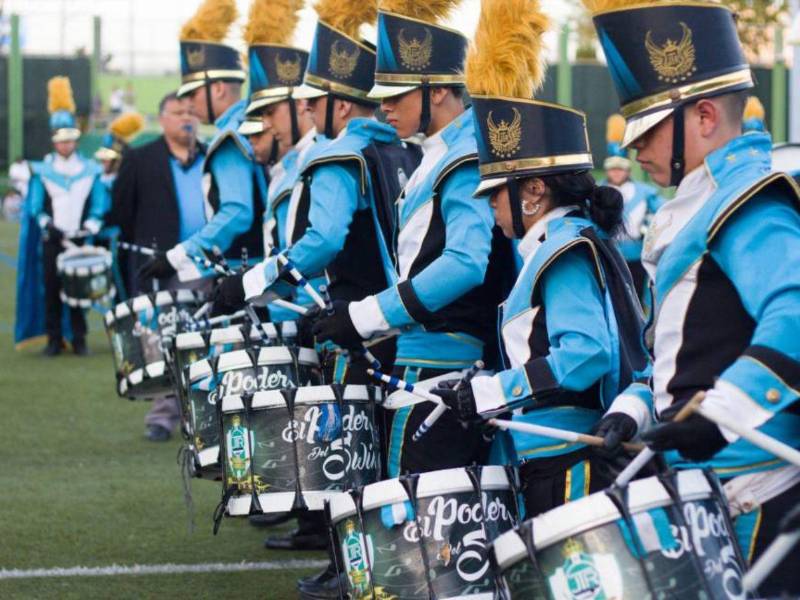 La banda del instituto José Trinidad Reyes durante una competencia.