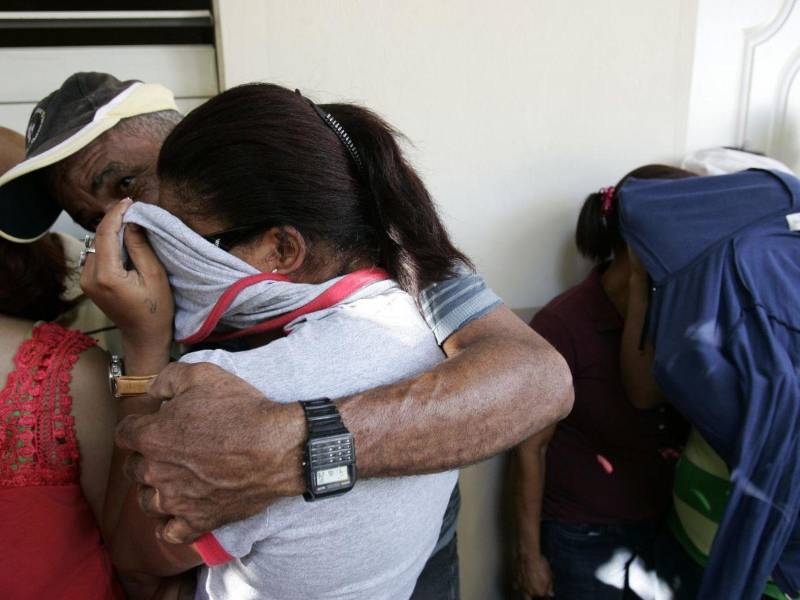 La Guardia Costera puertorriqueña informó este martes que repatrió a 63 migrantes a la República Dominicana tras interceptar la embarcación en la que viajaban en aguas del Canal de la Mona, en Puerto Rico.