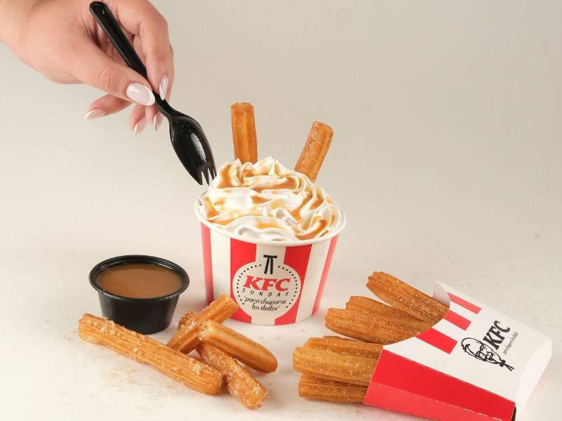 KFC presentó las Messy Fries con diferentes variaciones y los nuevos churros como postre