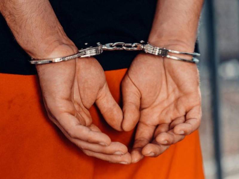 Imagen referencial de una persona detenida.