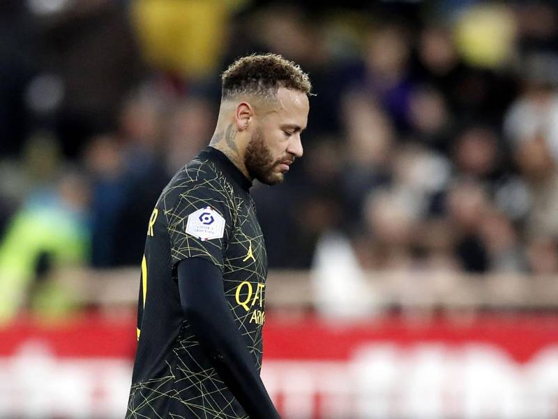 Neymar no pudo evitar la dolorosa derrota del PSG contra el Mónaco.