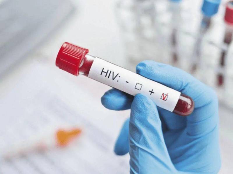 De acuerdo con datos de la Secretaría de Salud, solo en 2025 se reportaron casi más de mil diagnósticos nuevos de VIH.