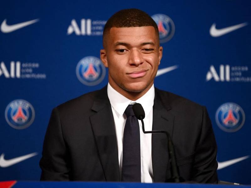 Kylian Mbappé anunció al PSG que se irá del club al final de la presente temporada y su destino apunta al Real Madrid.