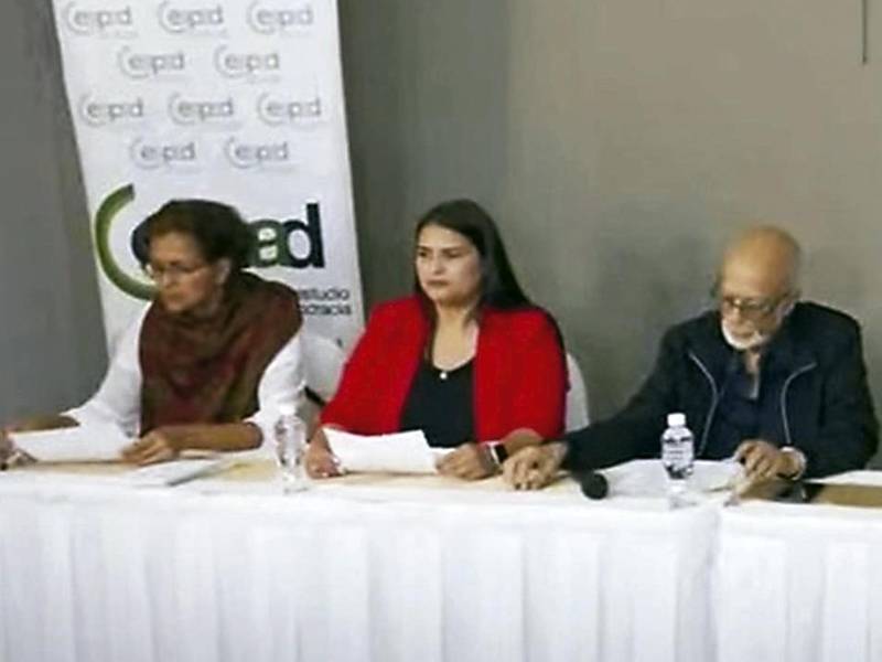 Representantes de la Coalición Anticorrupción en conferencia de prensa.