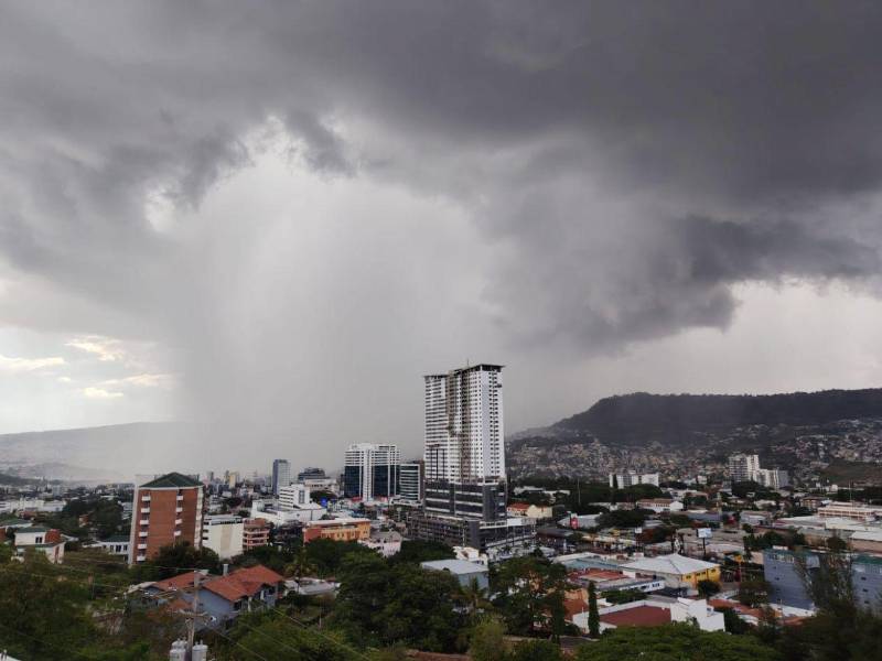 La Secretaría de Gestión de Riesgos y Contingencias Nacionales (Copeco), a través del Centro Nacional de Estudios Atmosféricos, Oceanográficos y Sísmicos (Cenaos), pronosticó lluvias y chubascos para este miércoles 5 de agosto en varias regiones de Honduras.