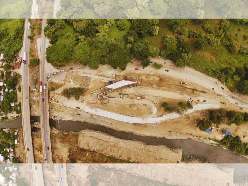 Trabajos de avance en el interconector entre el segundo anillo y la carretera al sector Los Cármenes registran un 50% de avance.