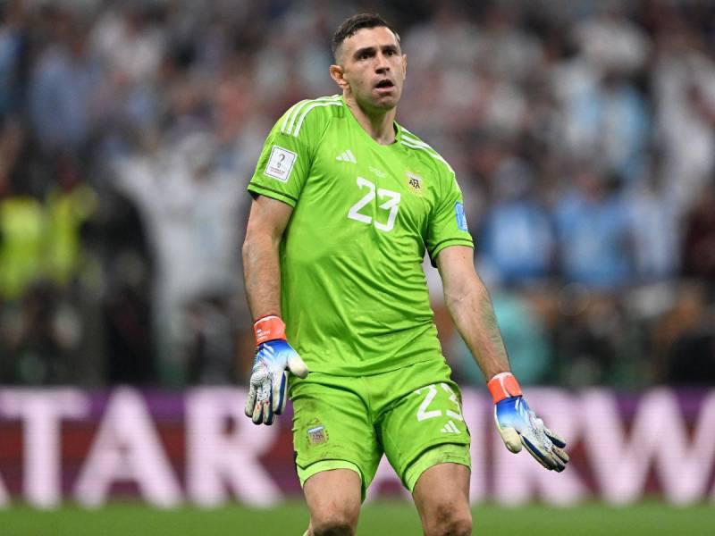 ‘Dibu’ fue suplente y podría ser reemplazado en el Aston Villa