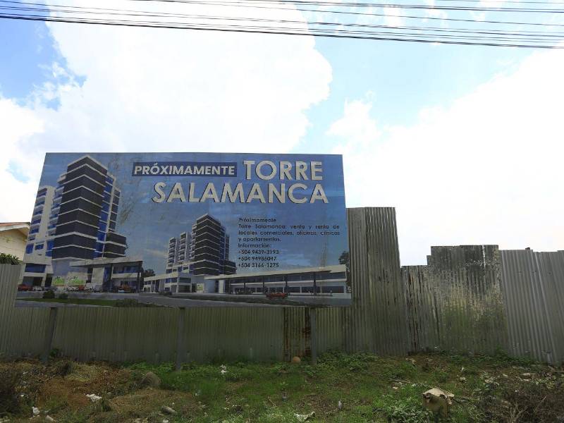 Torre Salamanca es de usos mixtos, incluye apartamentos, espacio comercial y corporativo, este se encuentra en el sector noroeste en sector Los Carmenes.