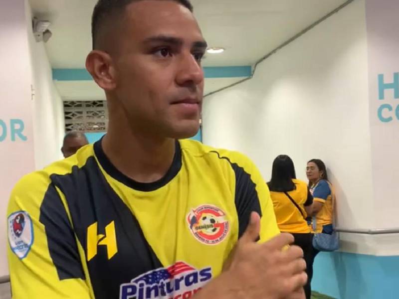 Alejandro Reyes confirma oferta en Costa Rica y revela que exjugador lo aconsejó