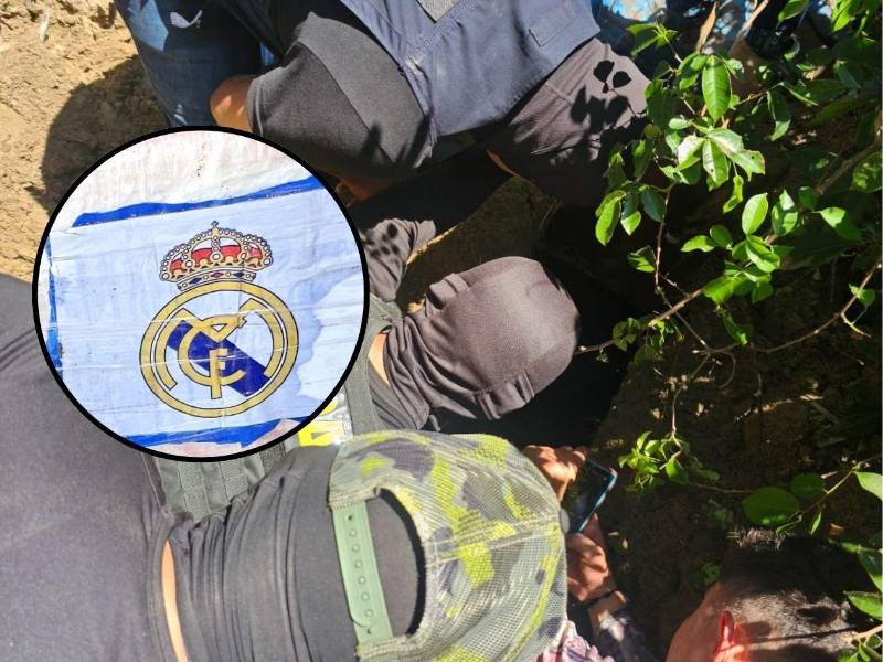 ¡Fuerte golpe al narcotráfico! La Dirección Nacional Policial Antidrogas llevó a cabo un importante decomiso de droga que fue encontrado enterrado en la arena de una playa hondureña, la cual estaba marcada con el escudo del famoso equipo de fútbol español, Real Madrid.
