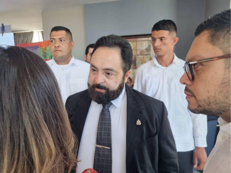 Redondo participó este viernes en un foro de Turismo en el marco del cambio climático en la ciudad de La Ceiba.