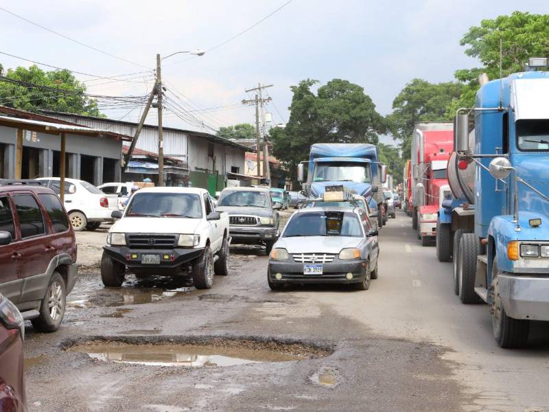 La trocha más afectada es la de norte a sur desde la 10 calle hasta la 33.