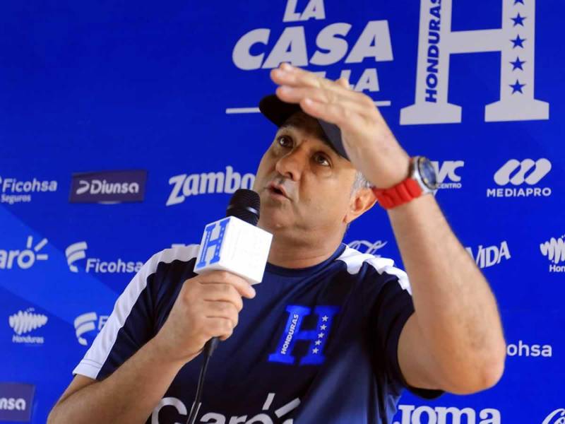 Diego Vázquez compareció en rueda de prensa para hablar de la actualidad de la Selección de Honduras.